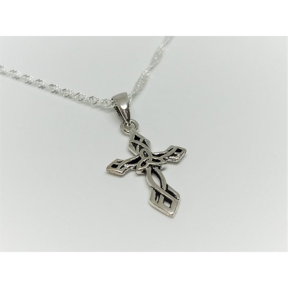 925 Sterling Silver Celtic Cross Pendant And Chain - Picture 7 of 7
